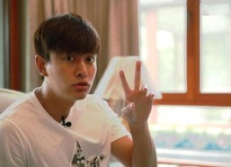 薛之谦病愈复出献唱，娱乐圈“瓜王”现象引发理性思考