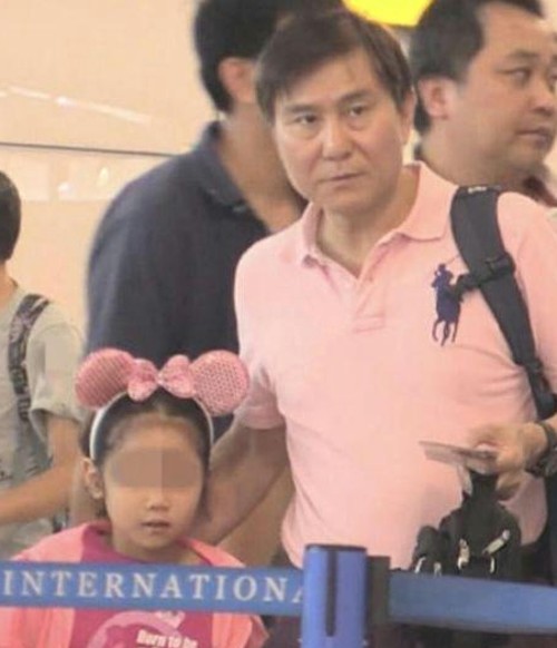 娱乐圈吃瓜爆料：女星复工与明星幕后生活揭秘