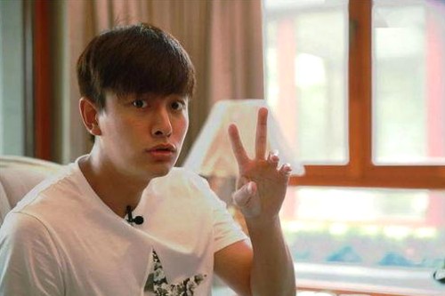 薛之谦病愈复出献唱，娱乐圈“瓜王”现象引发理性思考