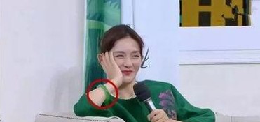 娱乐圈女主背后的真实故事:爆料与纷争交织的瓜田